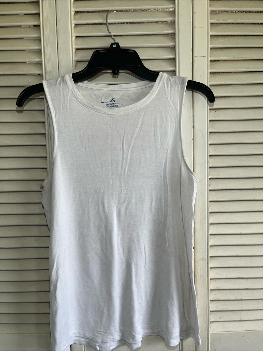 Women's White Sleeveless Tank Top - Classic Everyday Wear